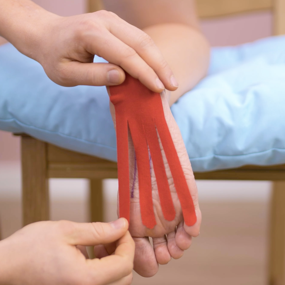Easy Guide to the Best Body Kinesiology Taping | 5-Minute Crafts Teens ...