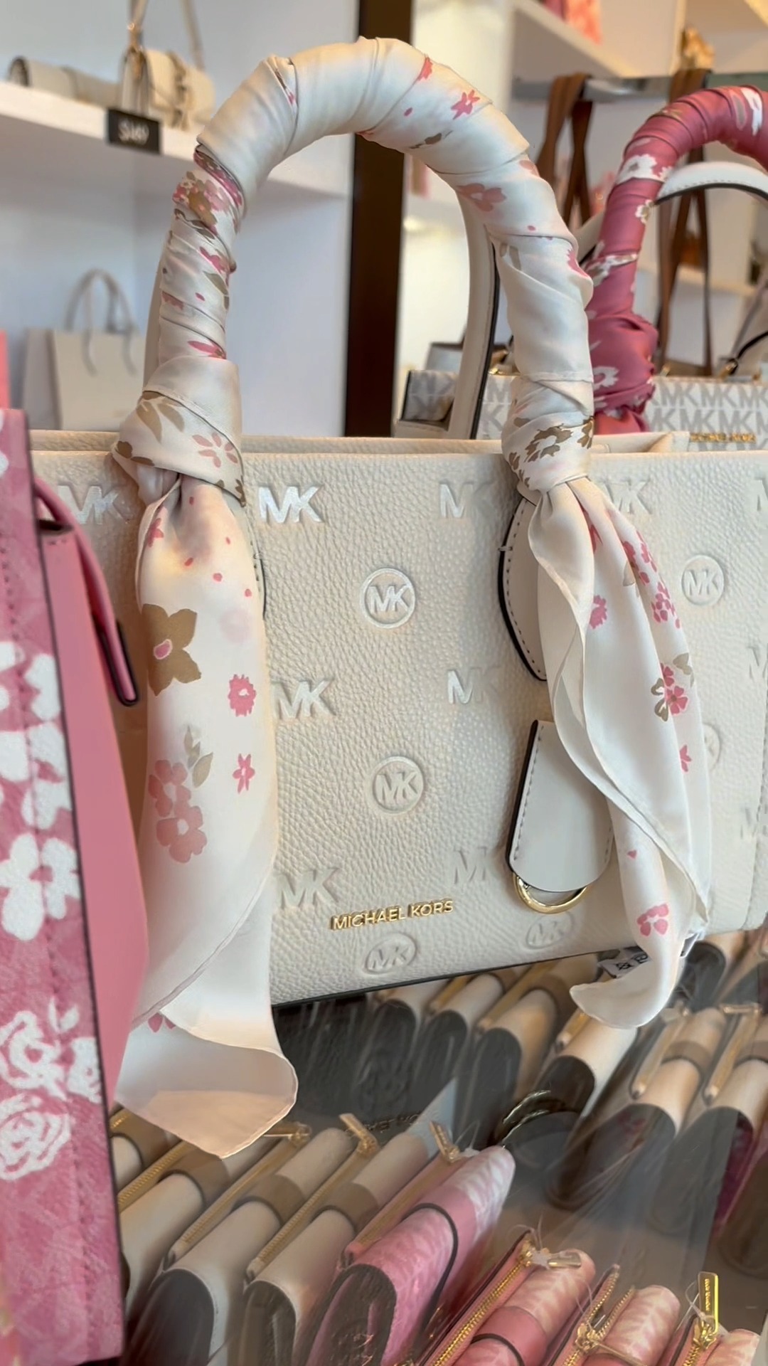 Michael Kors handbag + scarf = Mom's favorite gifts #MichaelKors