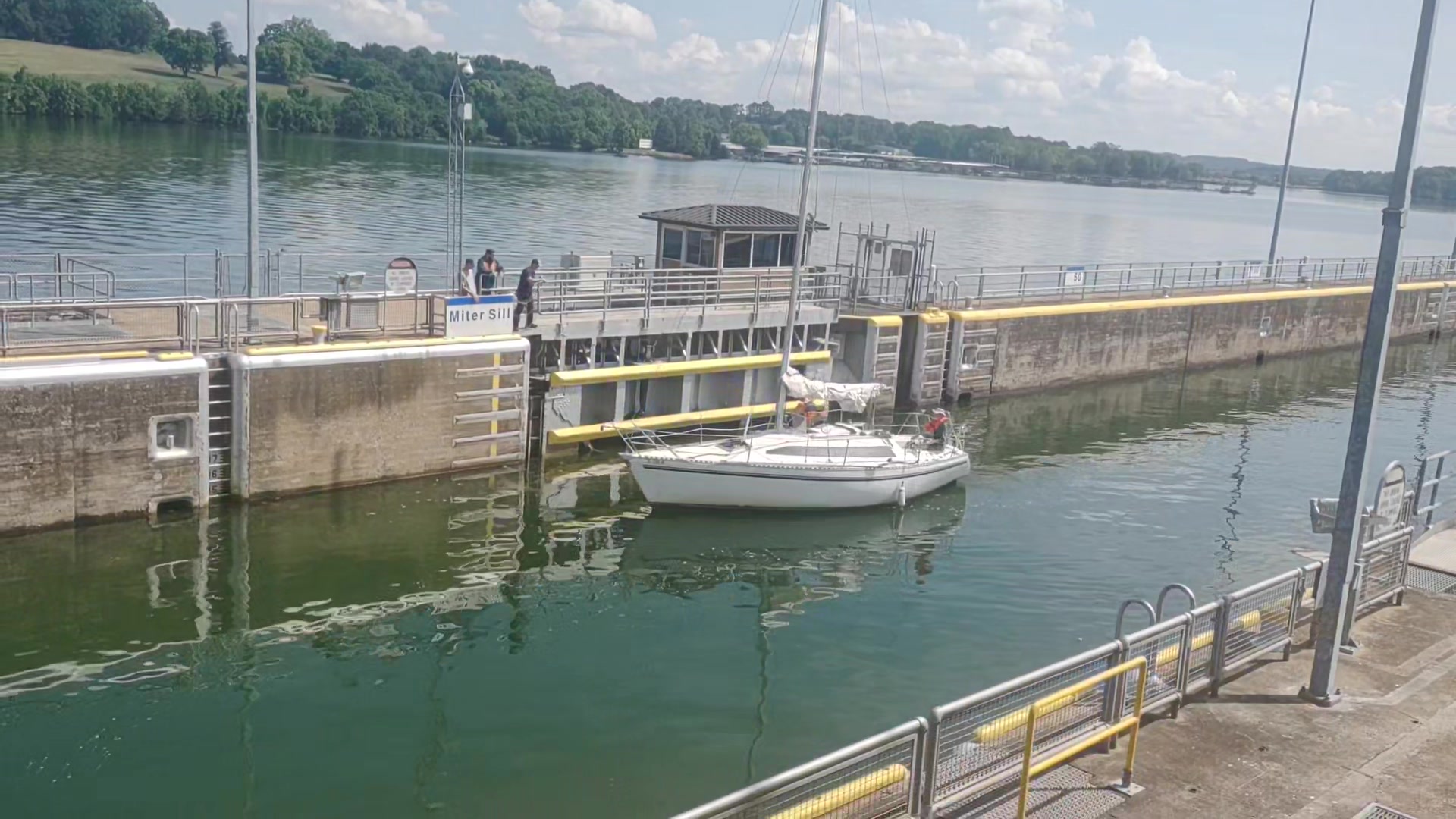 FORT LOUDOUN LOCK: The distinguished 