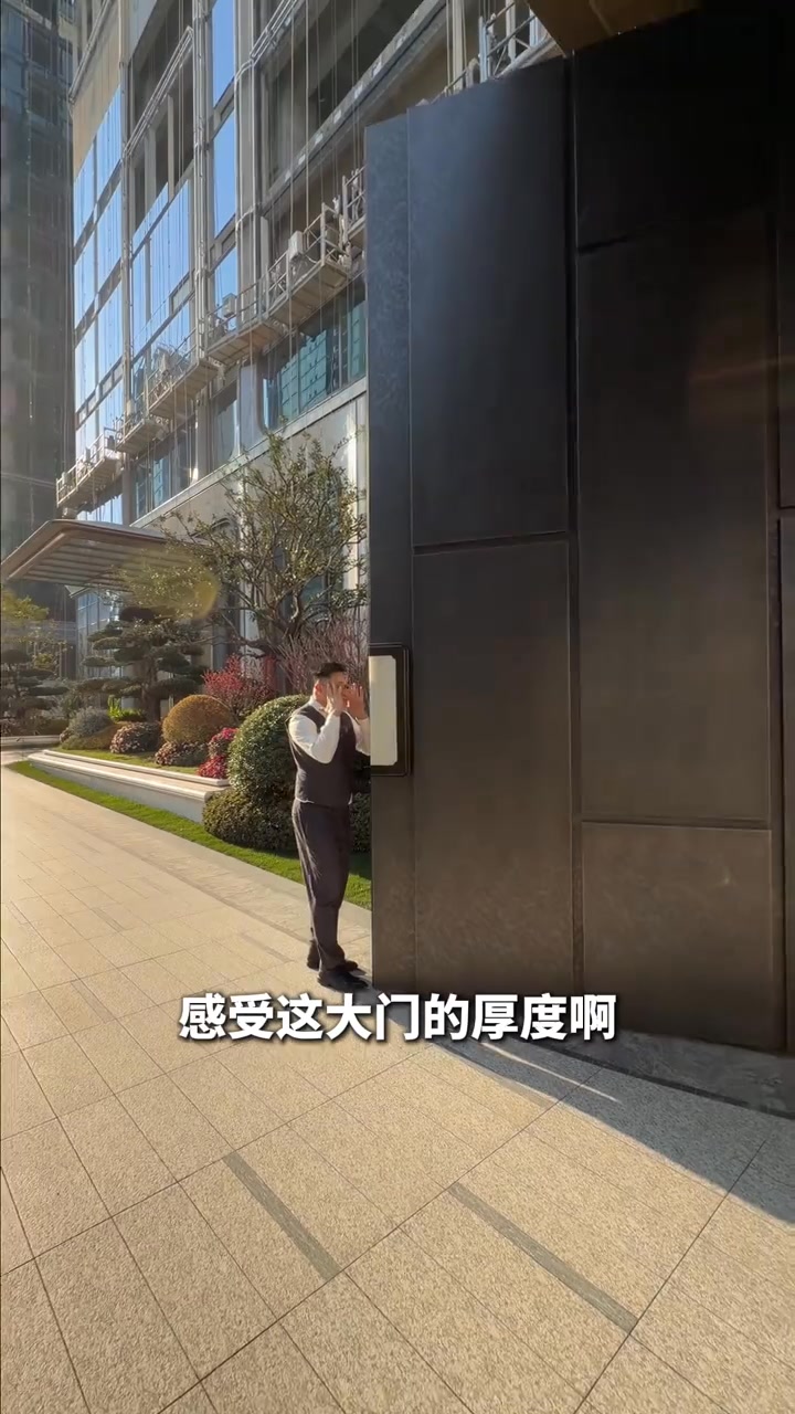 “圈出你認為今年有實力拿下它的總裁” | 納哥看房 | Facebook
