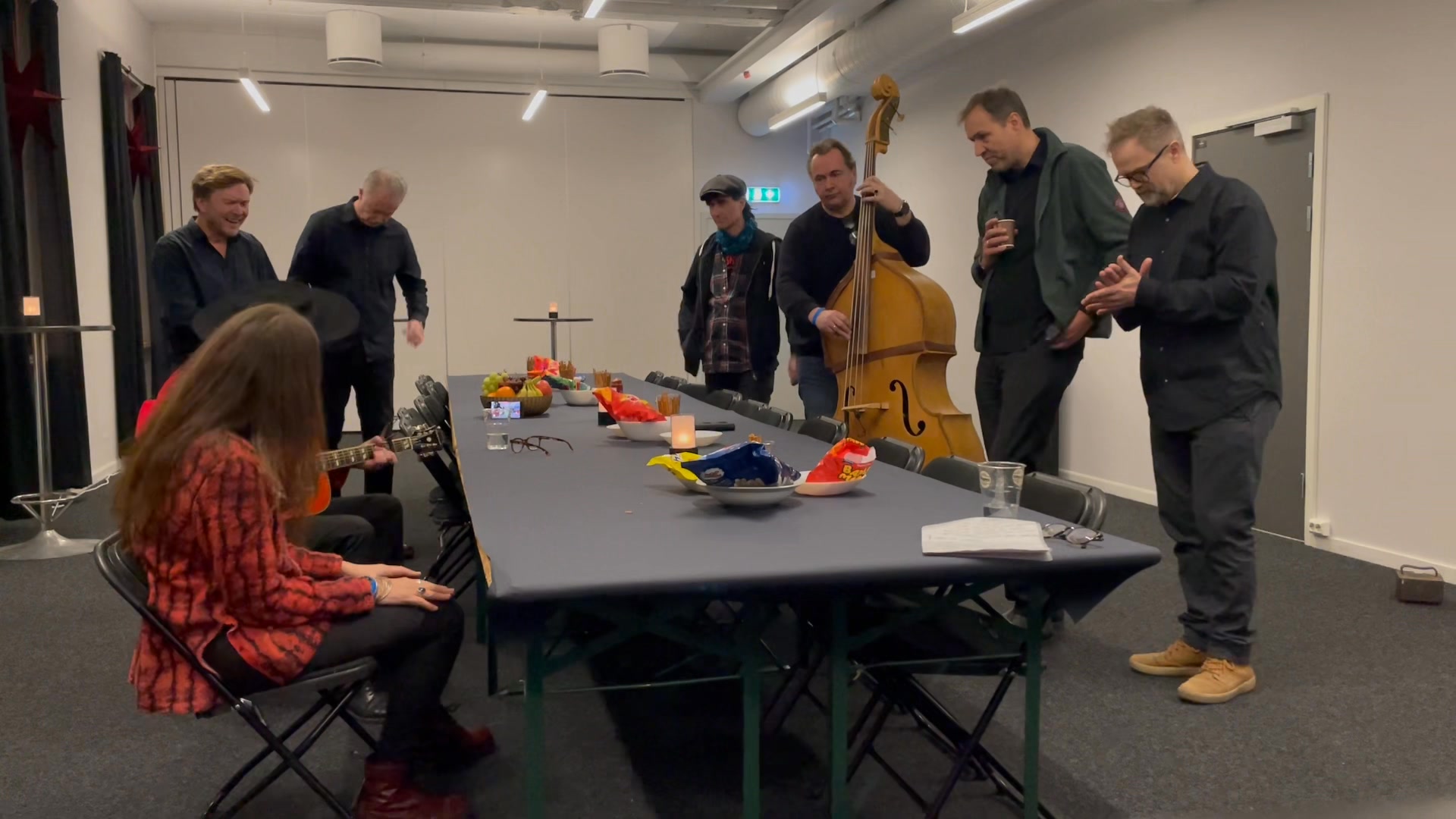 Backstage rehearsal with Claudia Scott, Morten Solbu on bass, Tarjei ...