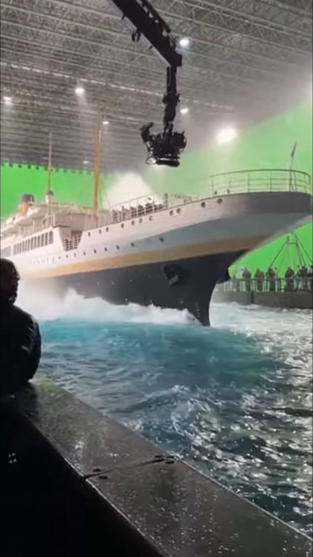 Titanic BTS: Full-Scale Bow Water Impact Shot #shorts #bts #titanic ...
