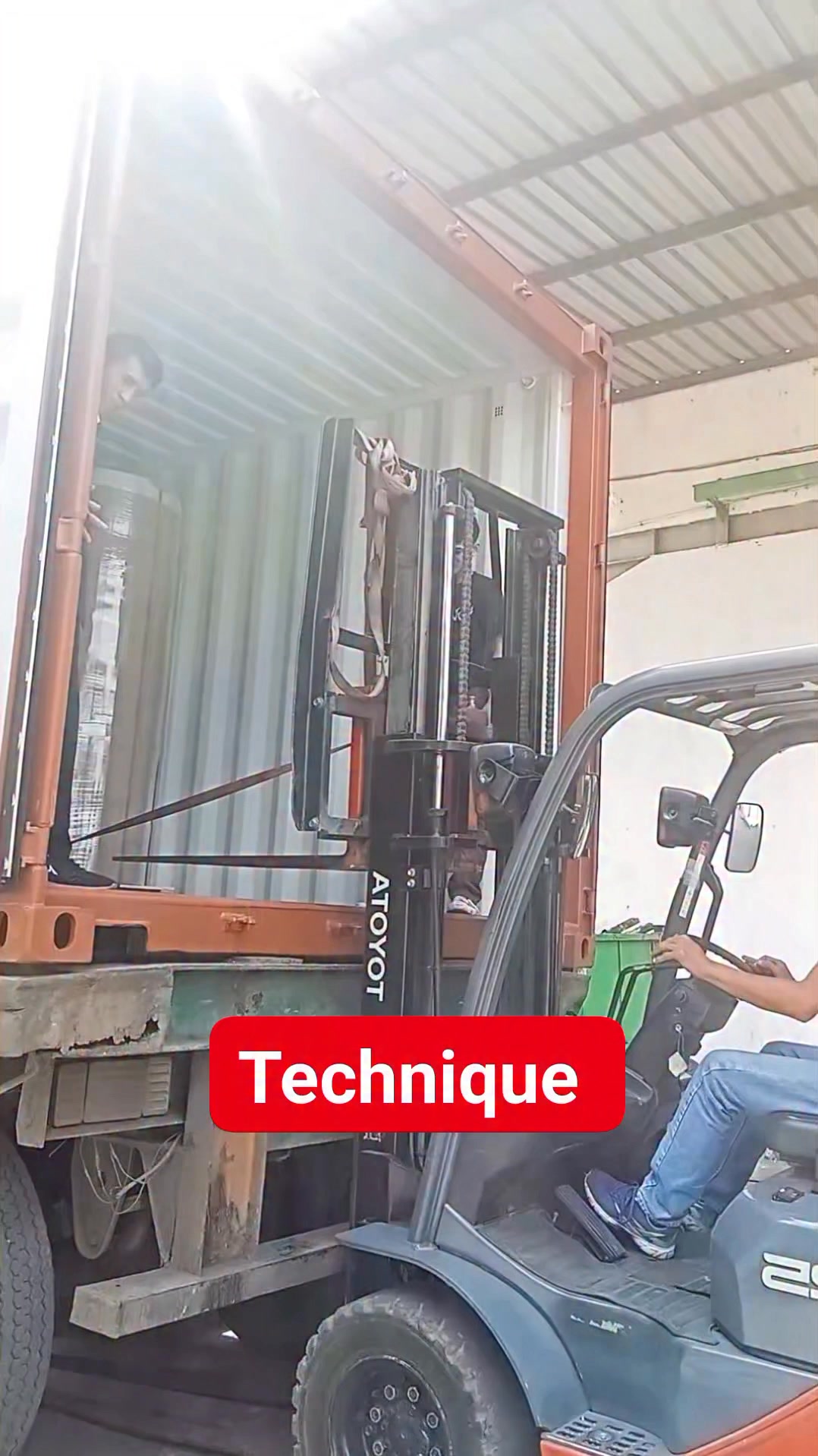 How to unload goods using a rope💯 #reel #foryoupage #jangkauan # ...