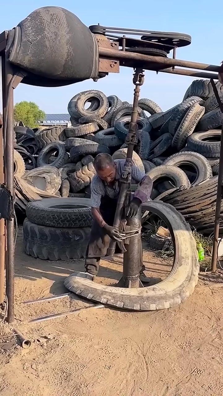 Disassemble and reuse used rubber tires- Good tools and machinery make ...