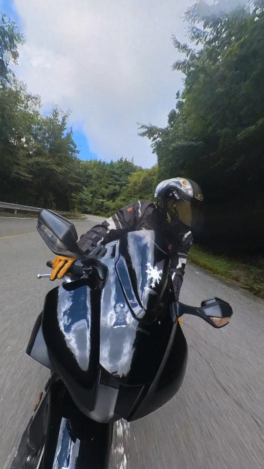 What's your favorite mountain pass? Video by @86tougephotography