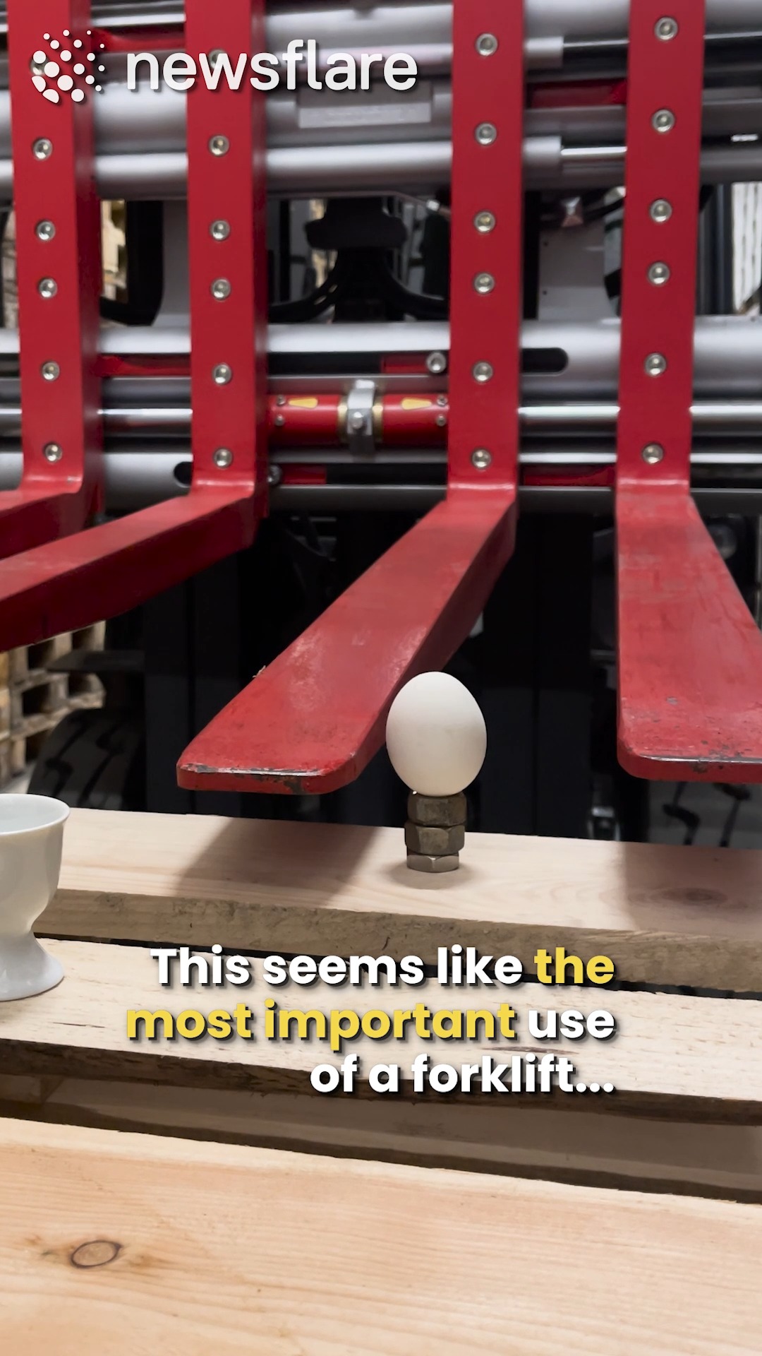 This guy showed off his insane forklift talent to move one of the most ...
