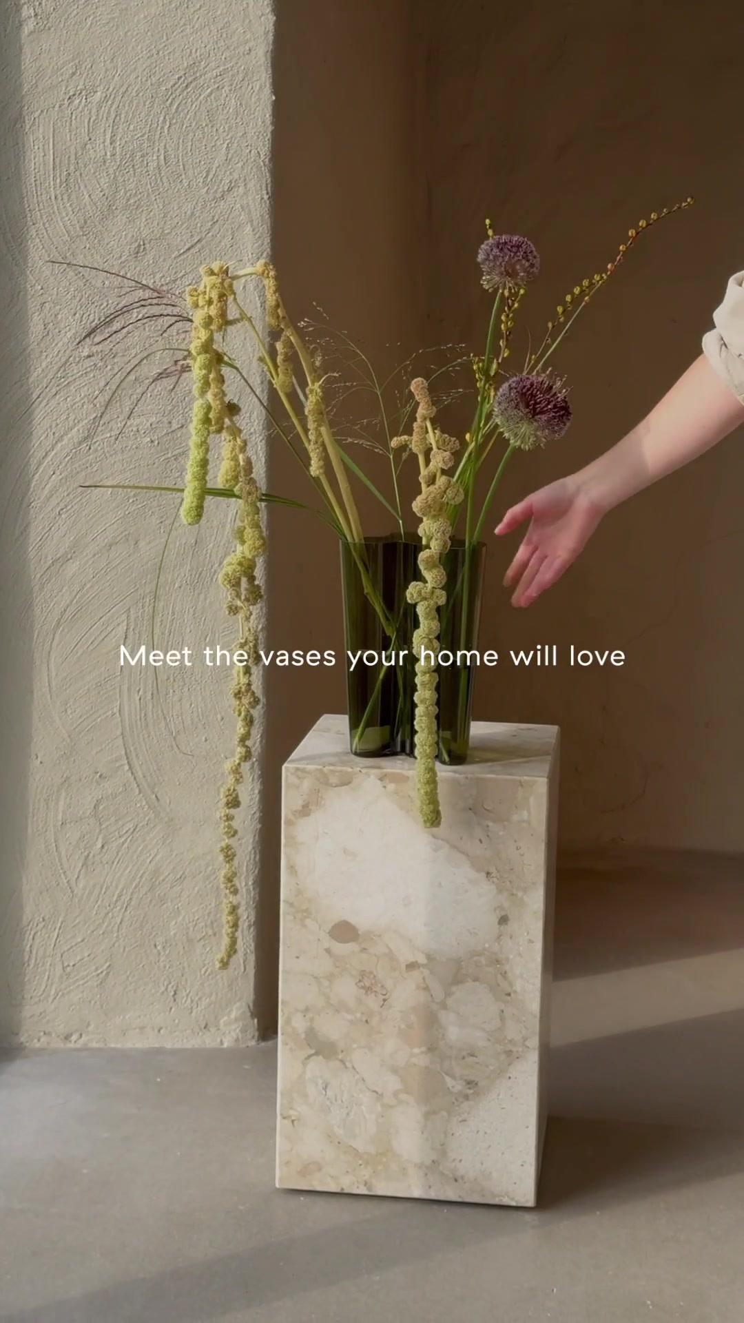 For this season’s arrangements ✨, #NordicNest #ScandinavianDesign #Scandinavianliving #ScandinavianHomeDecor #InteriorDesign | Nordic Nest International