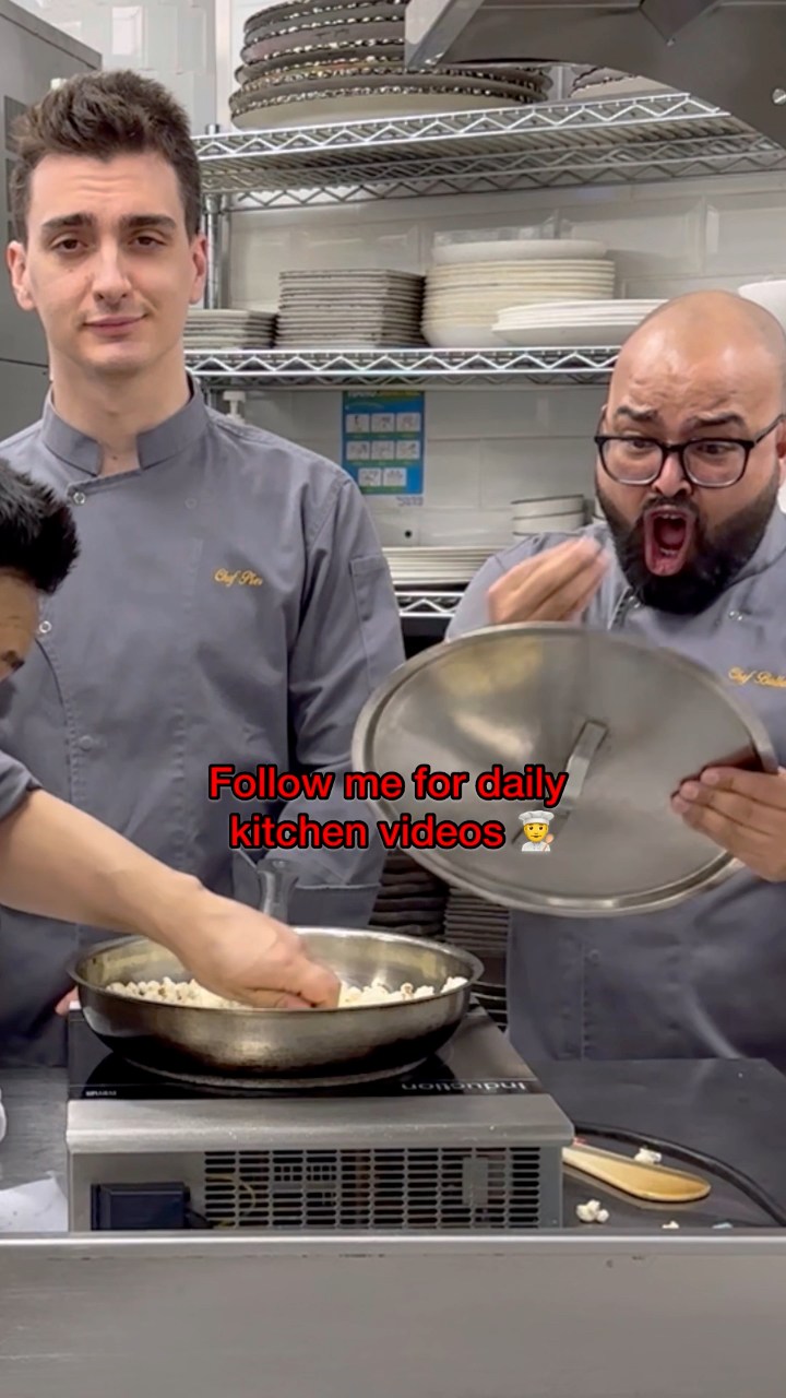 Chef’s notes part 17 🤣 use the lid for the popcorn #popcorn #restaurant ...