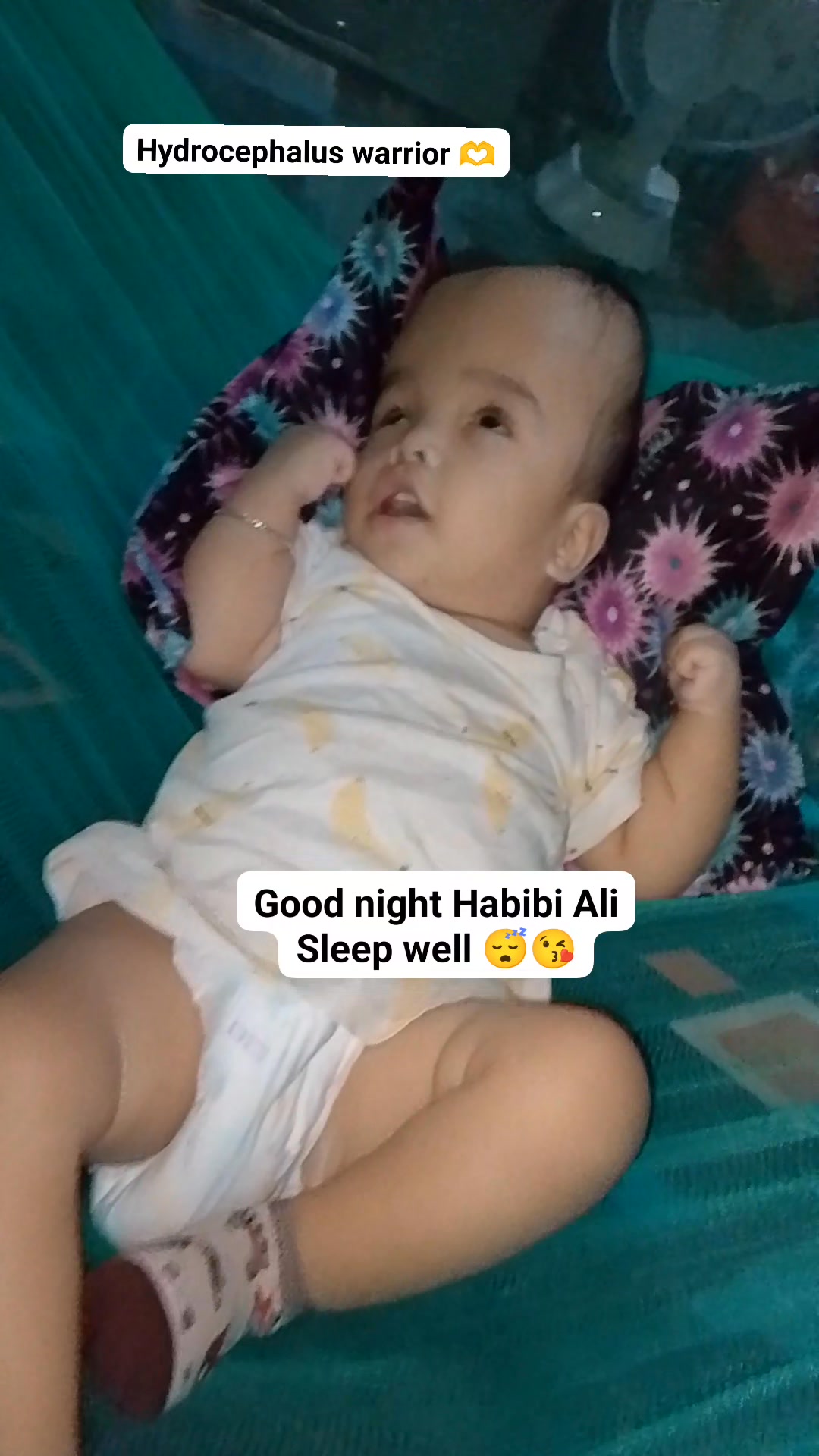 Isang ilabyou Muna Bago matulog si Ali 😘 Allahuma barik lahu watakooo 😘 ...