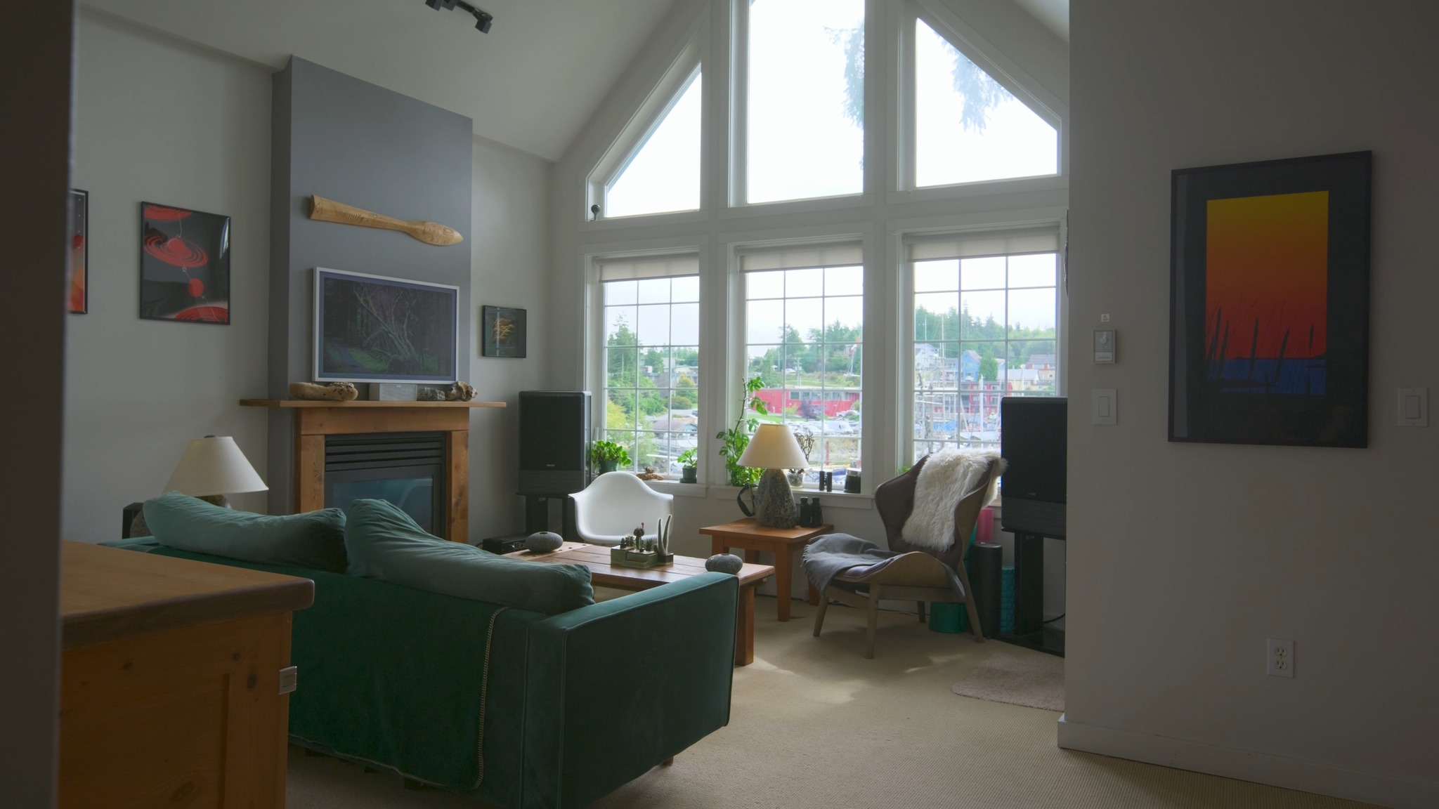 A closer look at Waterfront Condos With Vaulted Ceilings