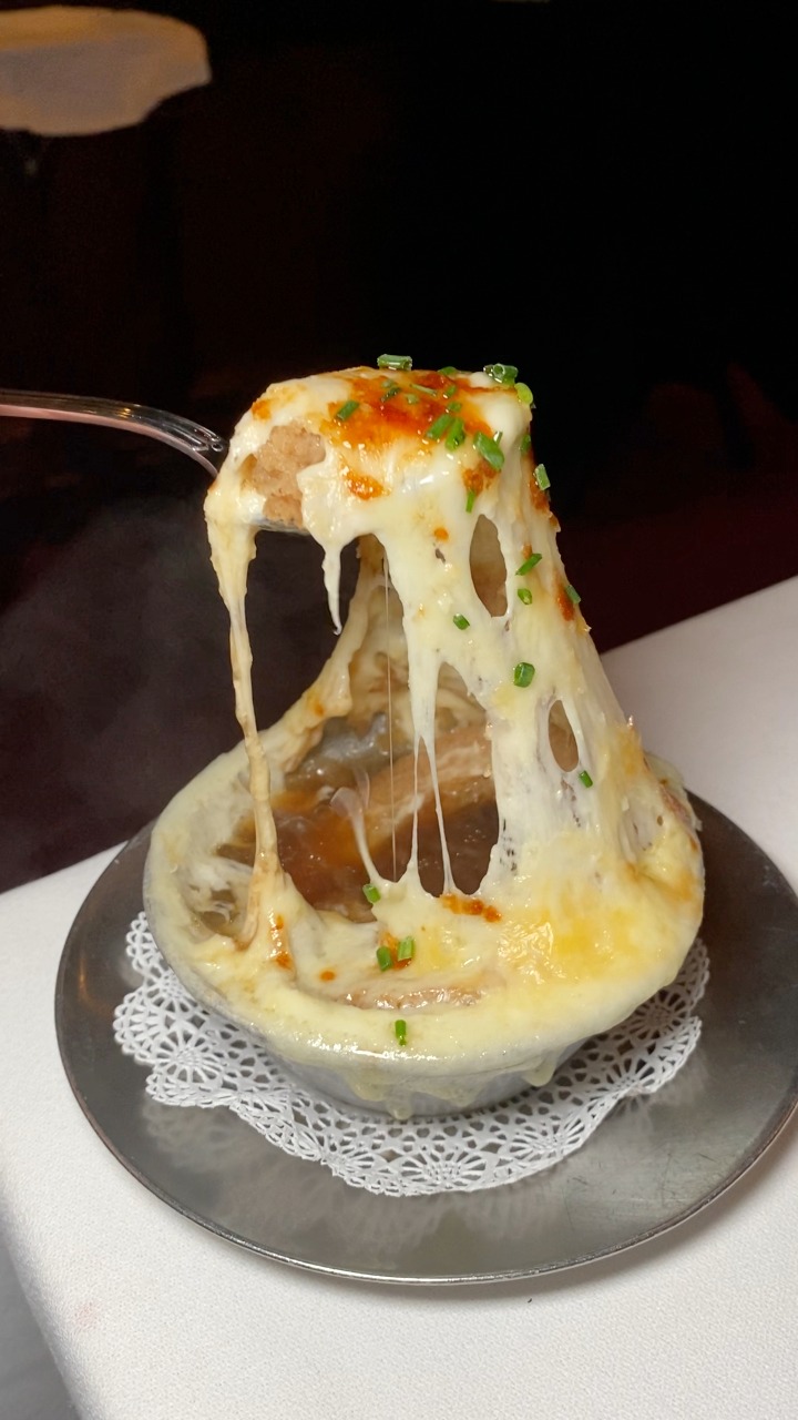 Cheesy French Onion Soup 🤤🧀🧅 #frenchonion #soup #cheese #onionsoup ...