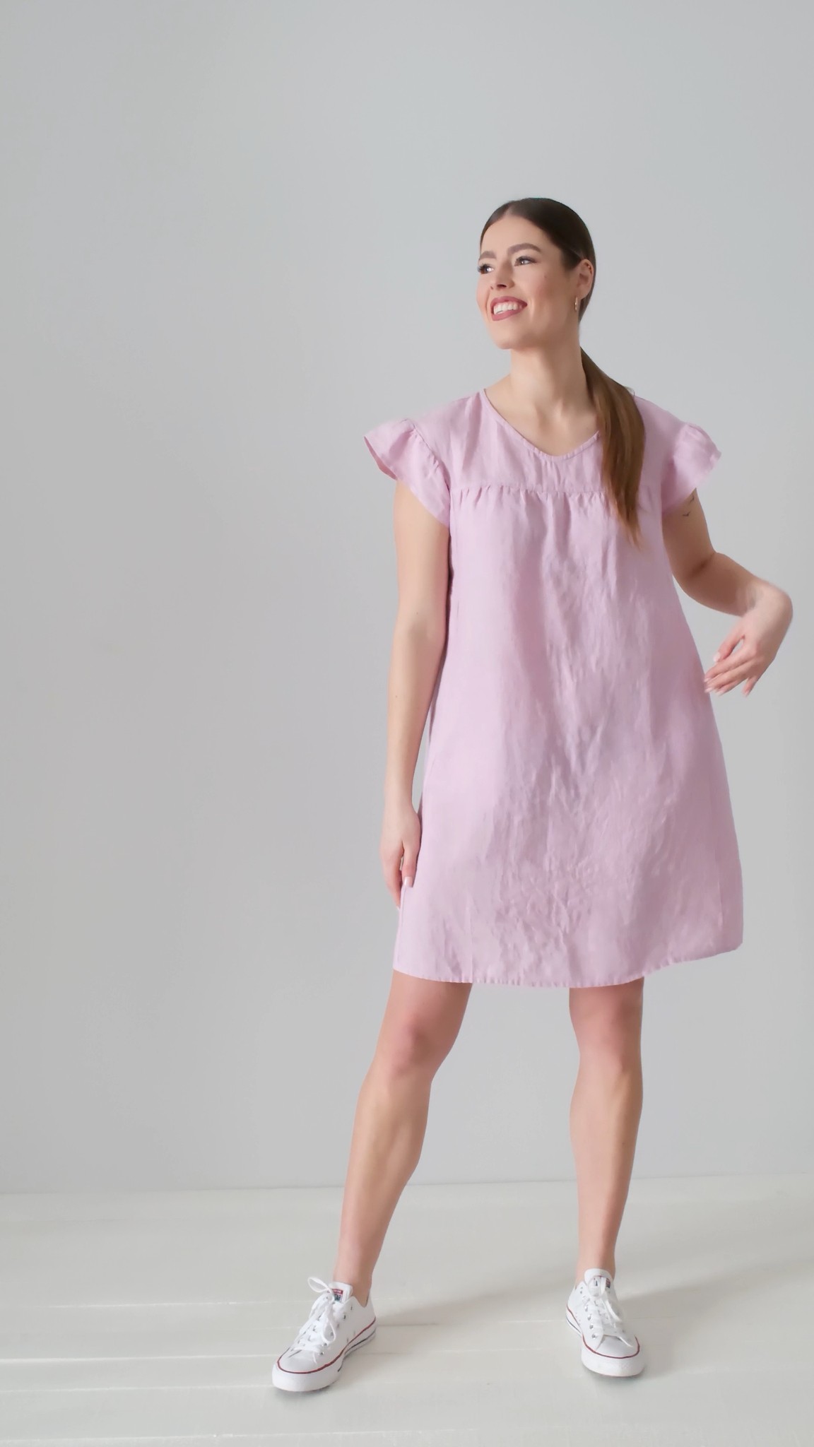 BETTE Kleid in Rosa — ein weiches und feminines Sommer-Leinenkleid aus 100% reinem Leinen, perfekt für warme Tage und einen mühelosen Alltagsstil., 🇱🇹 Hergestellt in Litauen von AB „Siūlas“, 🛒 Dieses
