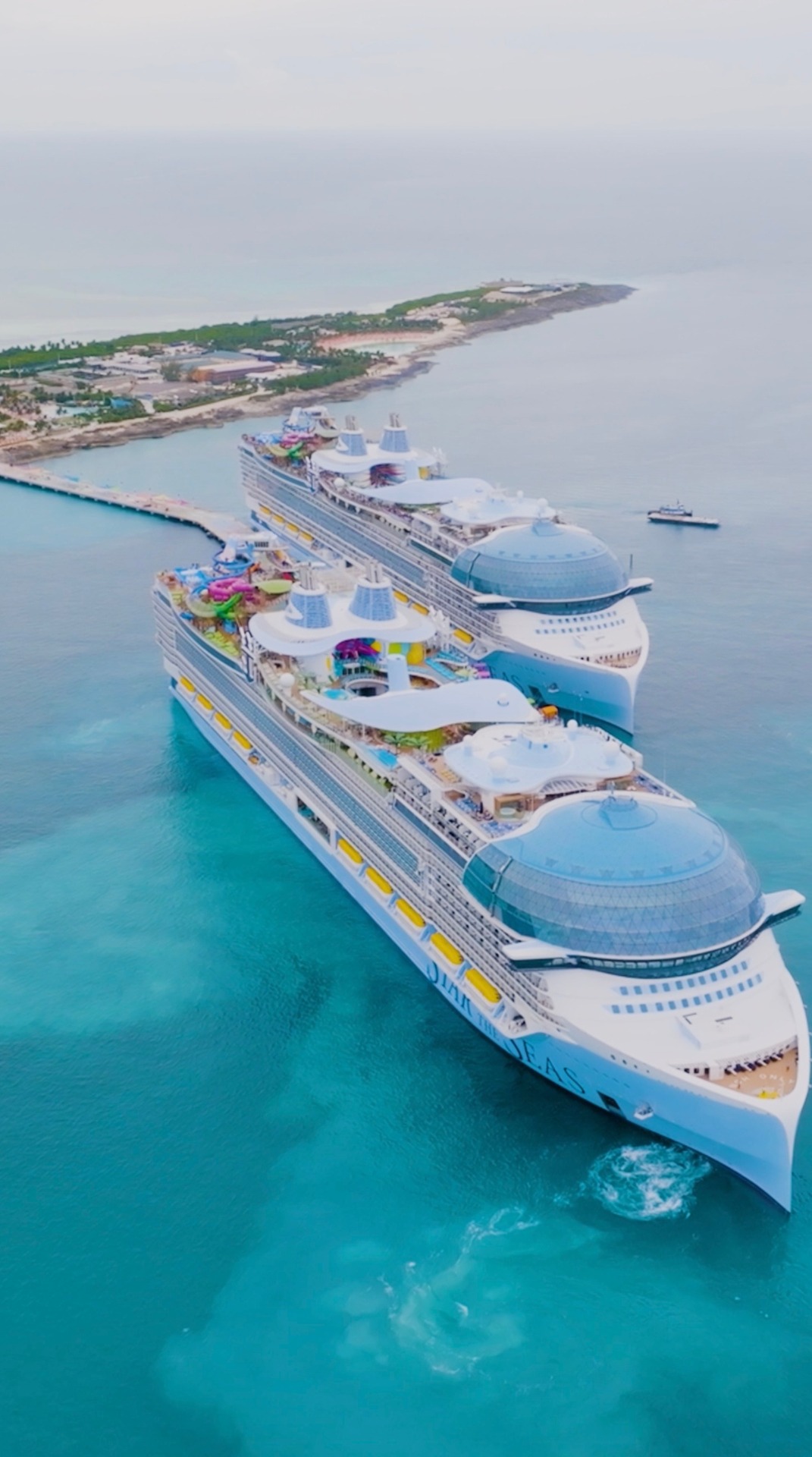 Just tripled the vacation vibes. 📈 📍Icon of the Seas & Star of the Seas ...