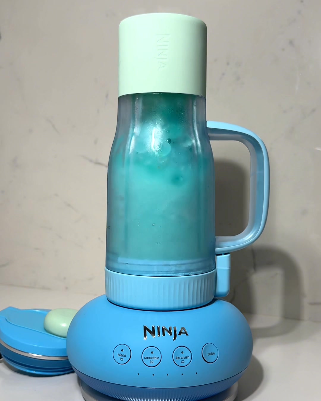 Crush ice to snow in seconds and do it in style with the Ninja Blendboss. Power has never looked better! | Ninja Kitchen