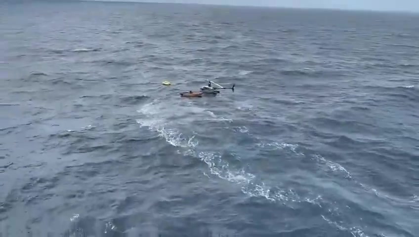 Helicopter ditching Caught on Camera : A helicopter belonging to a ...