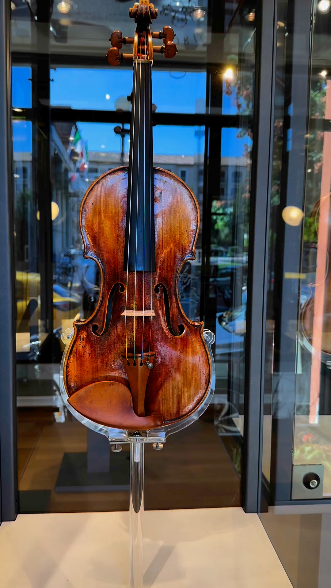 アート・デザイン・音楽 Stradivari e la Liuteria Cremonese