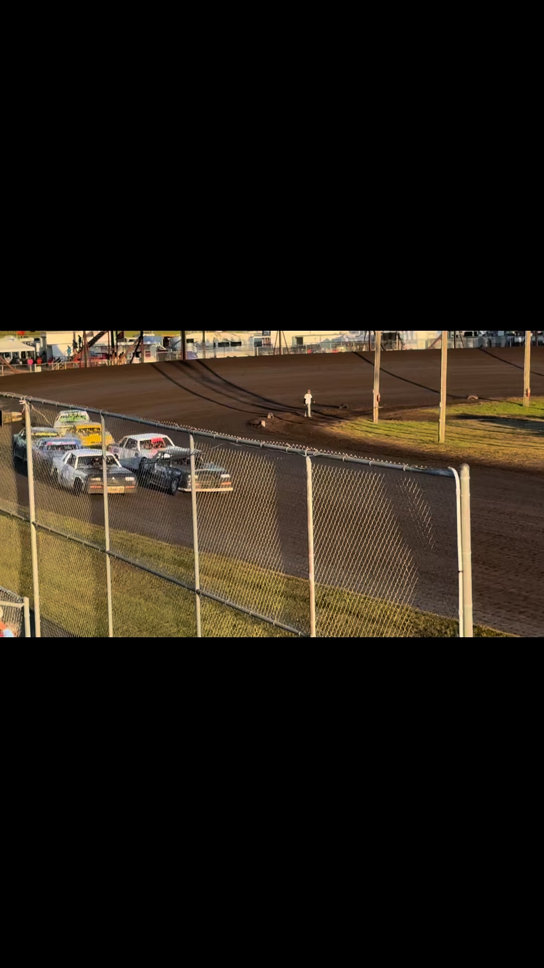 What a eventful heat race. This thing is sooooooo much fun to drive and ...