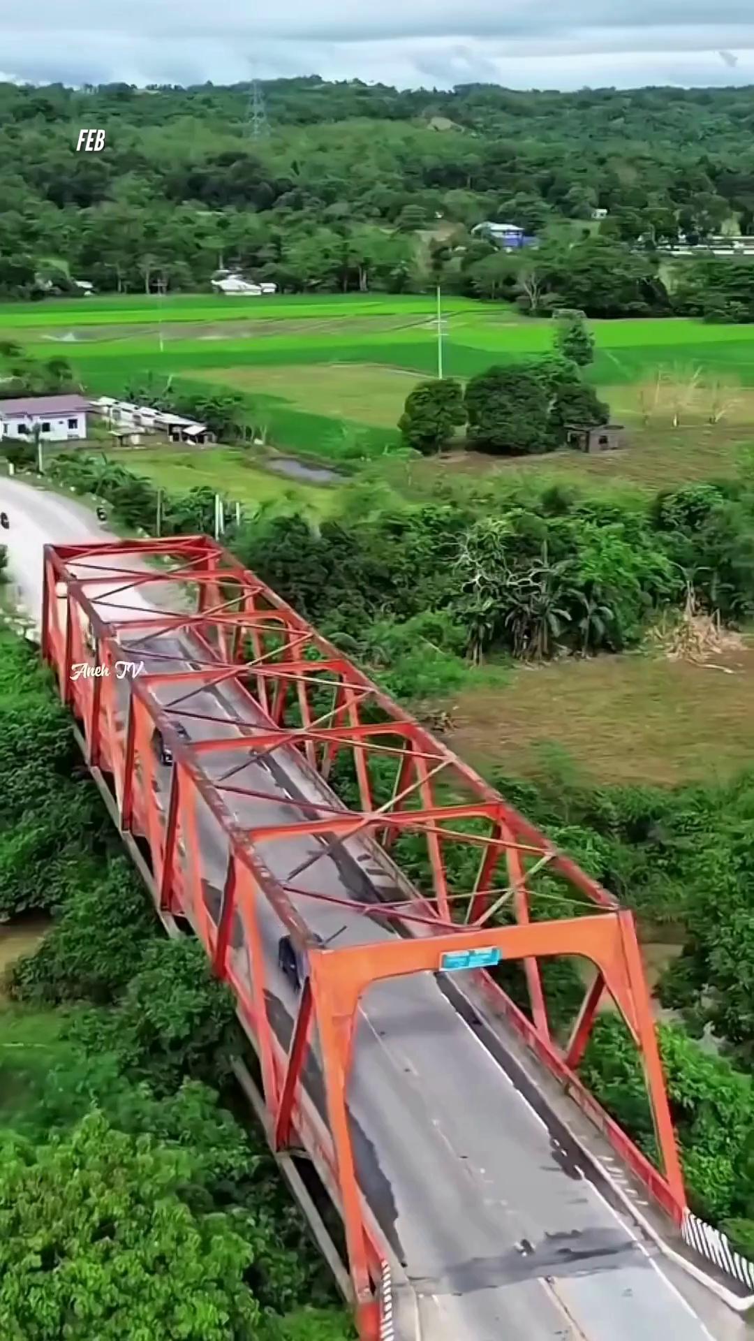 PANOORIN: Ibinahagi ni YouScooper Aneh TV ang kaniyang video ng ...