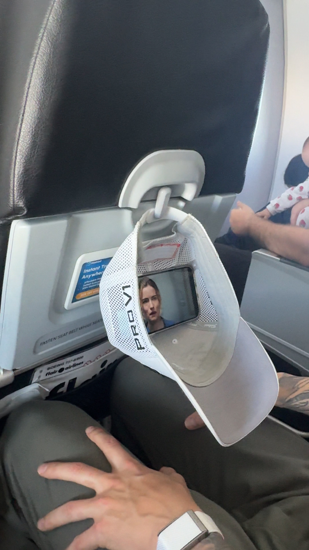 This cap hack makes airplane travel so much easier 🛩️🤯 | UNILAD Tech ...