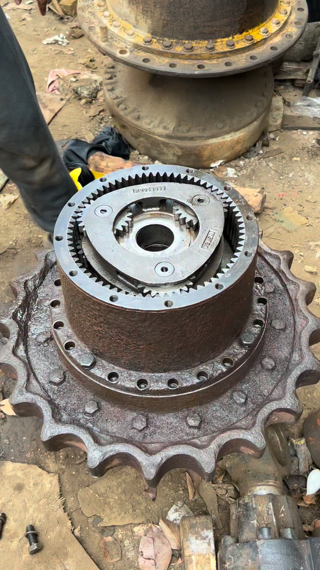 Final Drive Assy Hitachi EX 200-5 Original Copotan