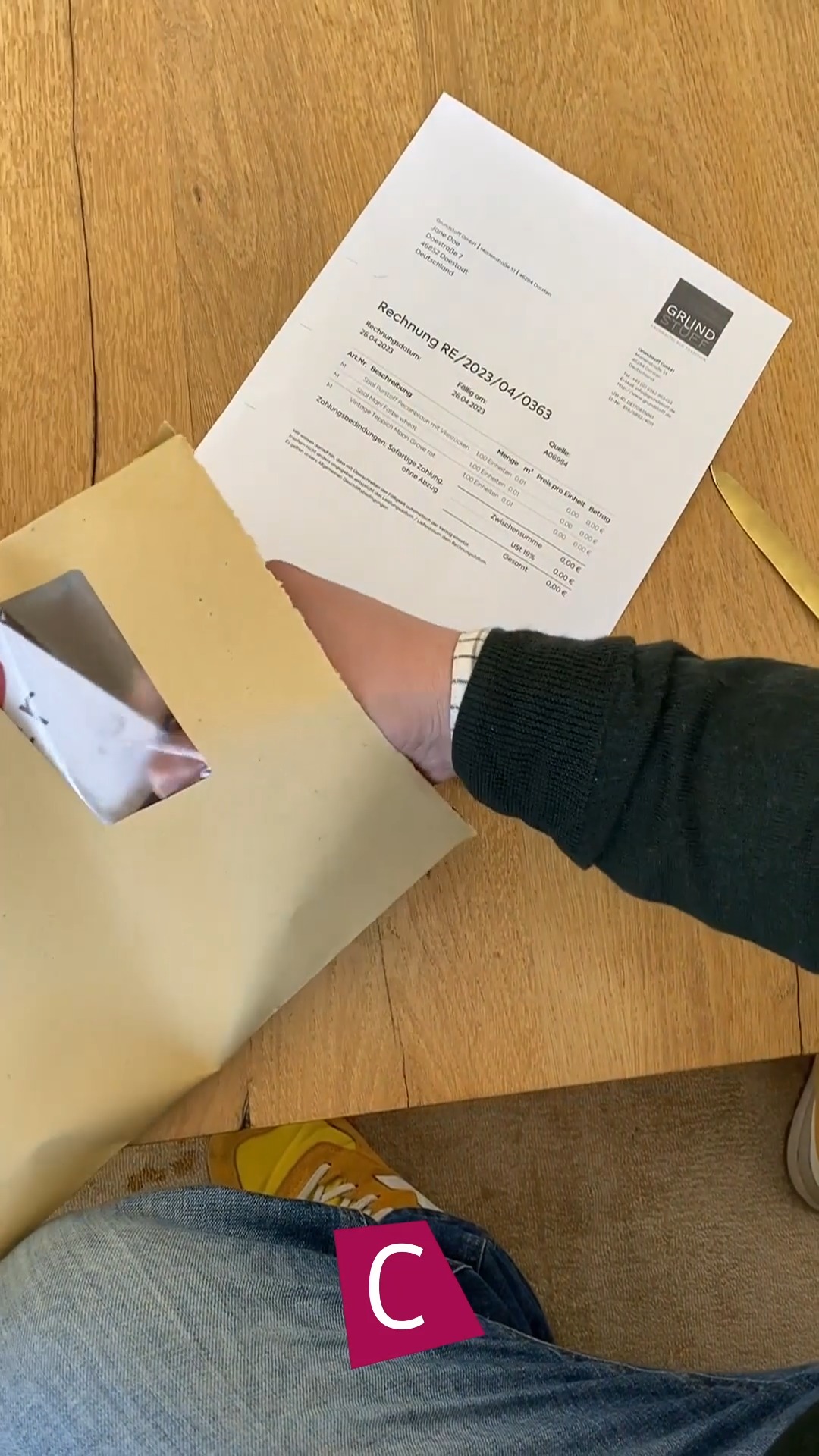 Bevor Du einen Teppich kaufst, achte darauf, dass Du bei uns Musterstücke bestellst! Das kostet Dich nur den Versand und das Geld bekommst Du durch einen Gutschein-Code beim Kauf zurück. , So kannst