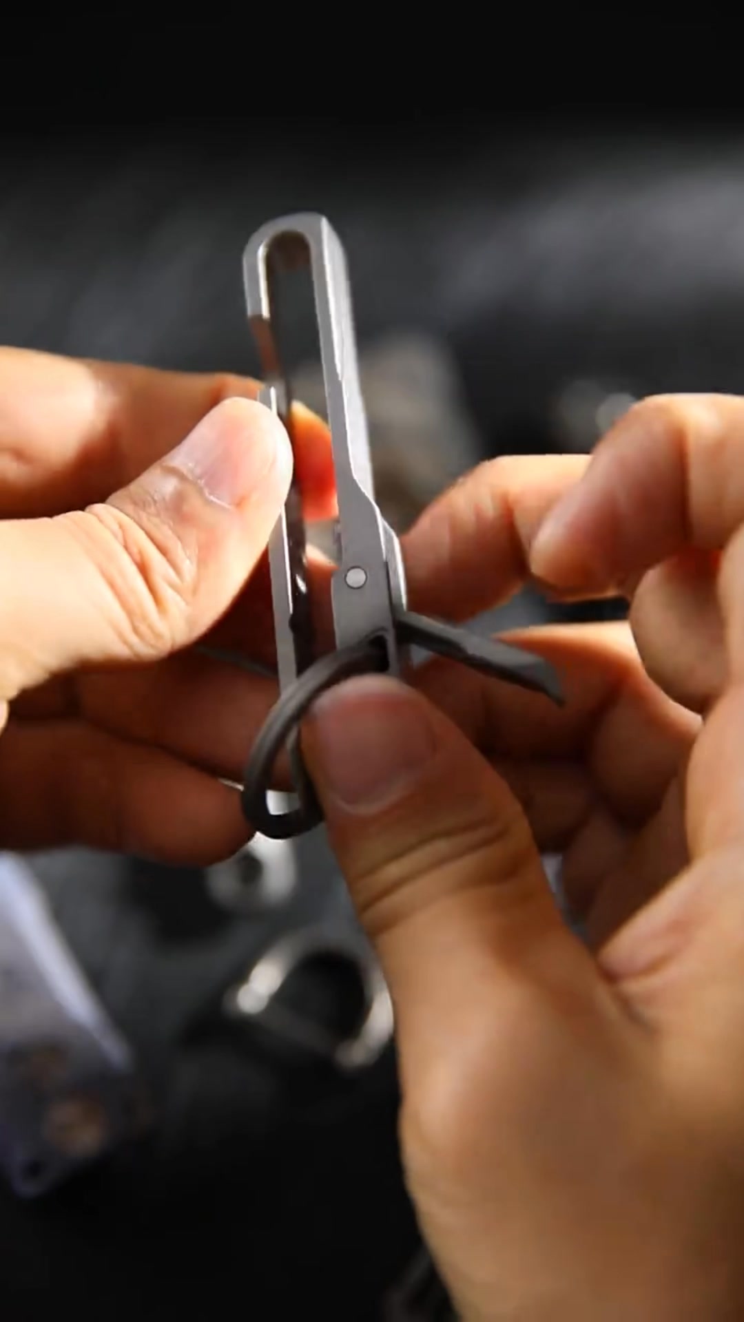 🔑 Titanium Quick Release Keychain – Secure, Fast & Ultra-Durable! 🔥 ...