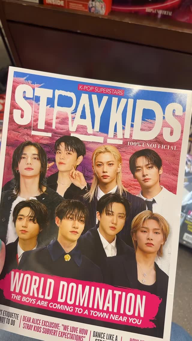 STAYs, assemble! 🚨 The new Stray Kids magazines have officially