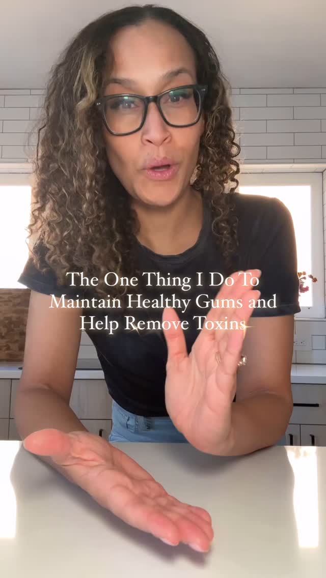 Oil Pulling for the win 🗣️🙌🏽 Glowing skin by @nevell_skin coffee oil ...