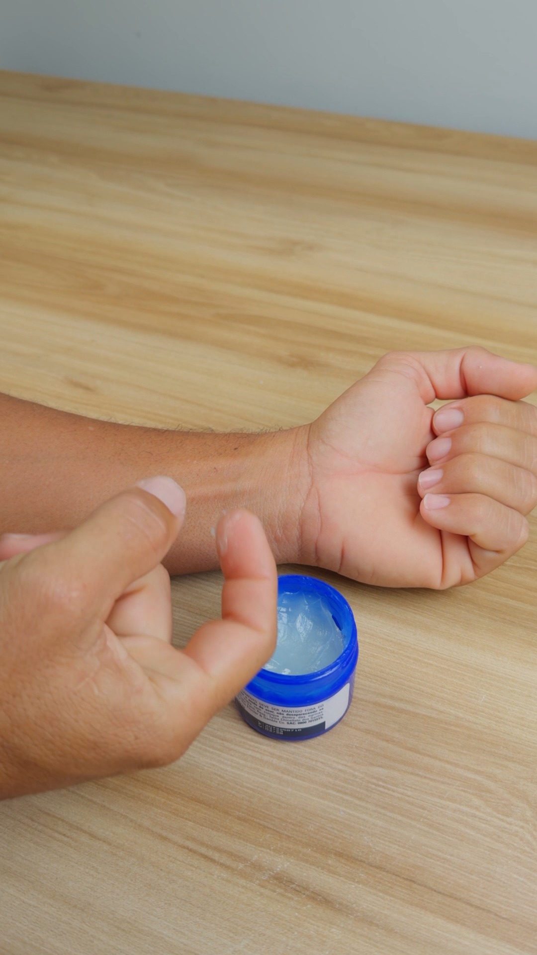 Apply Vick VapoRub to key points on the body and be amazed by the ...