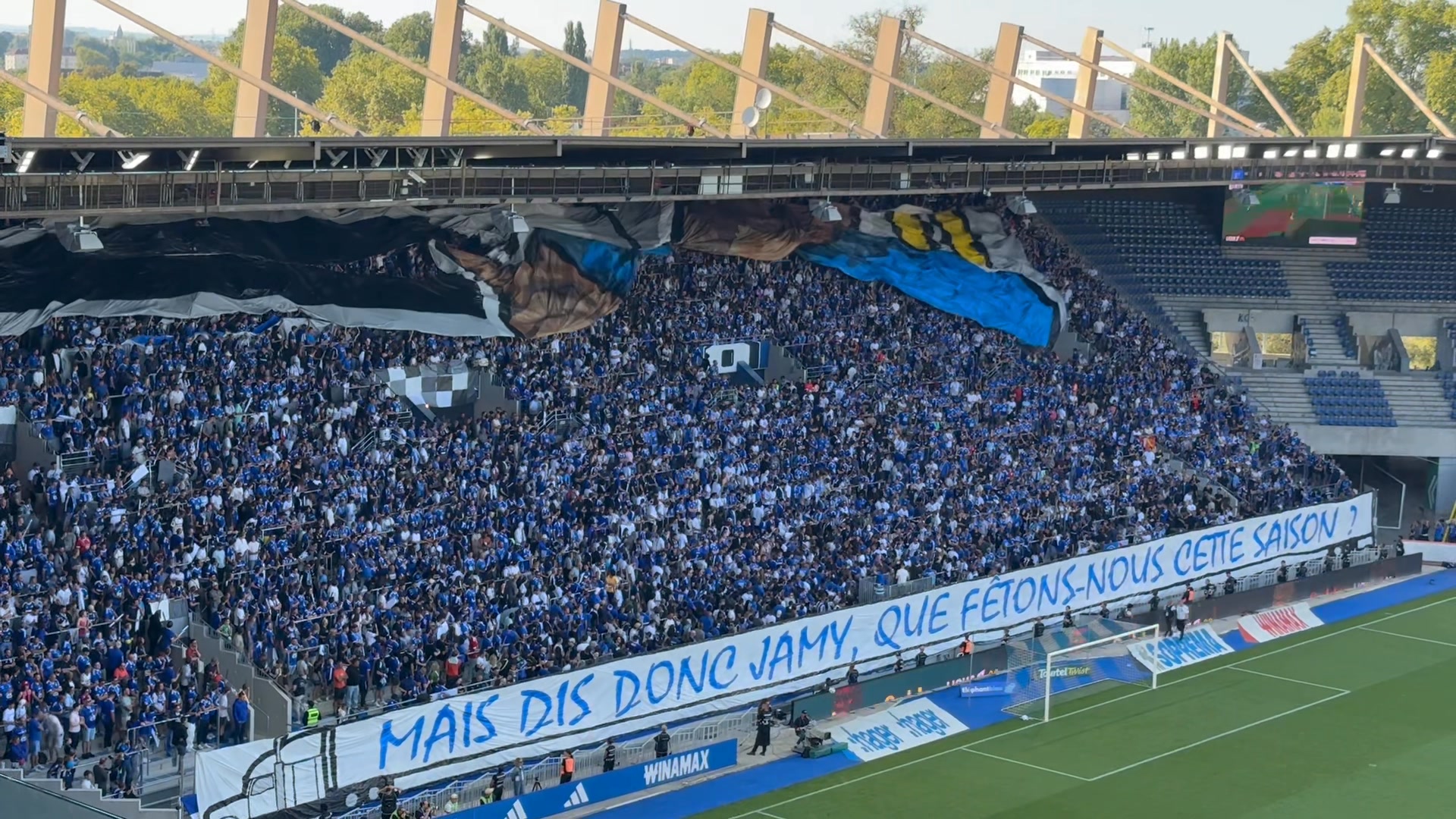 Un tifo incroyable de la part des UB90 ! | Direct Racing | Facebook