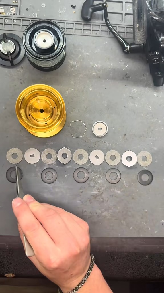ball bearings and fishing reels 8 Bearing Spinning 5.1:1 HB Reels IP-CatToysTeasers 8/150 Dexterity Adjustable Traditional Hawaiian Fish Color:Gun