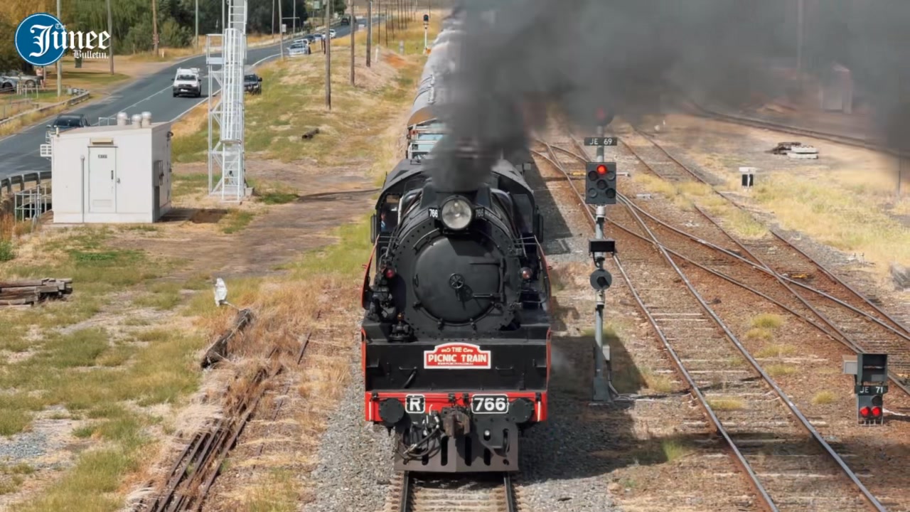🚂 #WATCH WHAT A SIGHT! FOLLOWING a near 20-year restoration and ...