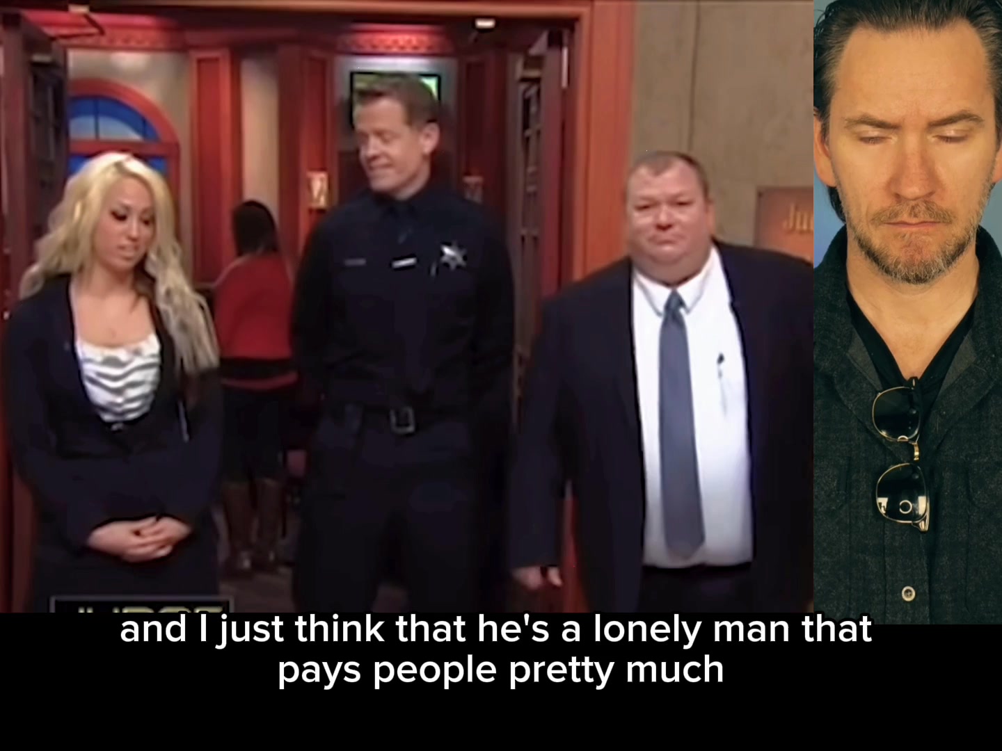 Hooters Waitress Accepts Gifts from Customer, Now He Wants Than Just ...