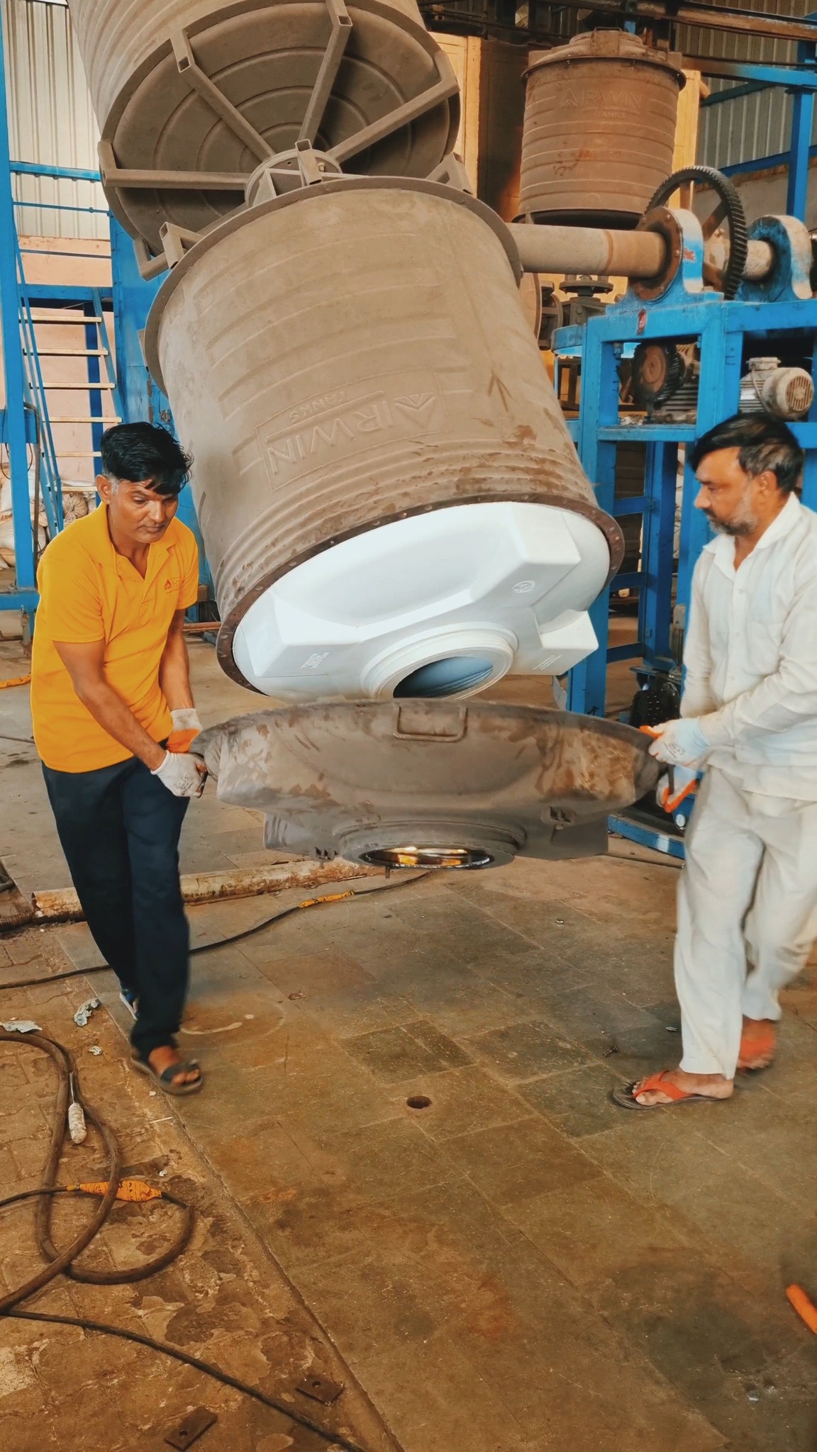 Water Tank Making Amazing Process In Factory 😮🇮🇳 | Hindustani Art ...