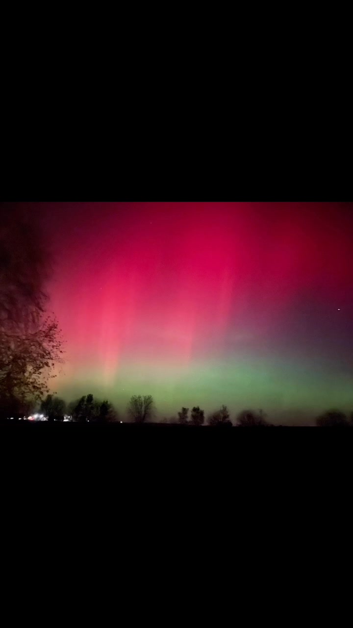 Beautiful Aurora lights seen over Illinois | FOX Weather