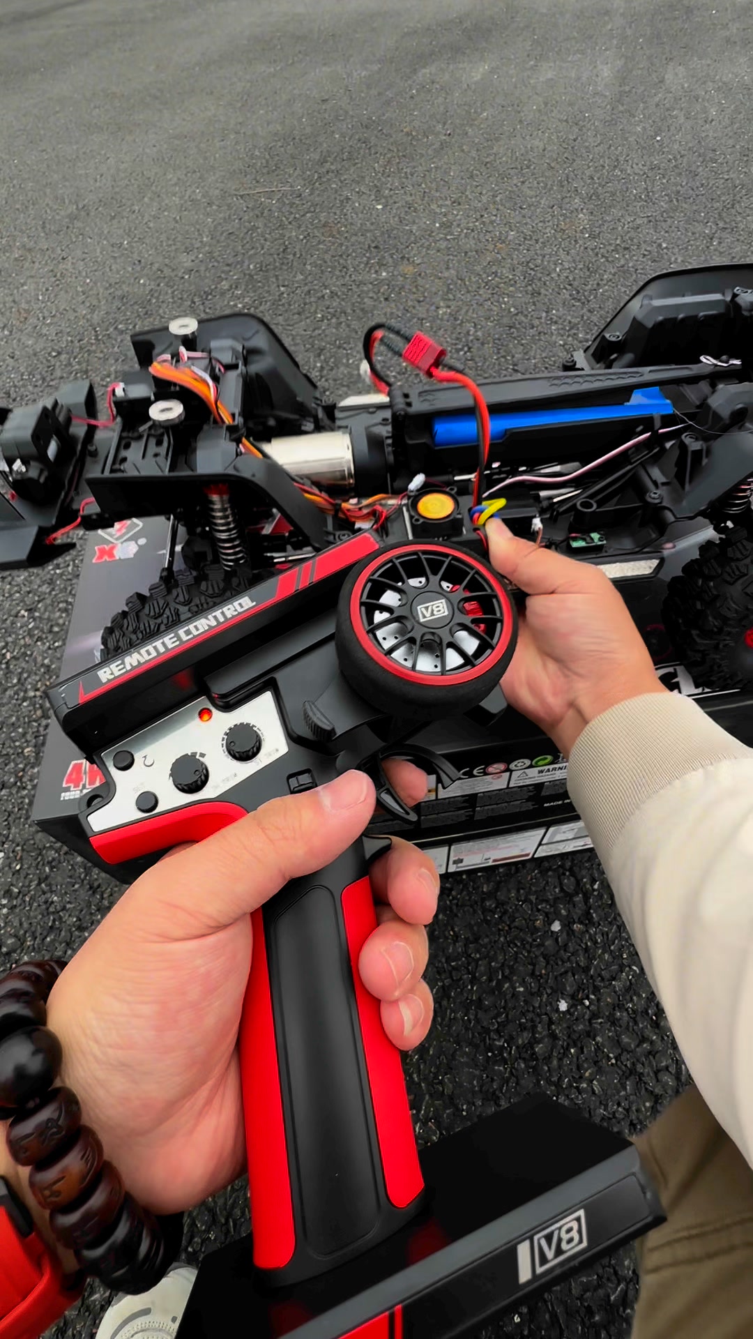 WLtoys 104010 Unboxing and Testing out of the box, unbeatable and