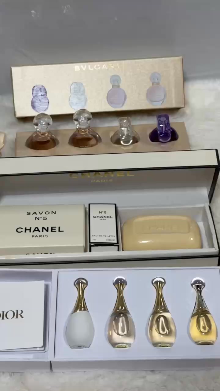 BUNDLE ¥18000/7380k• -BVLGARI Parfums Discovery Set Mini Perfume