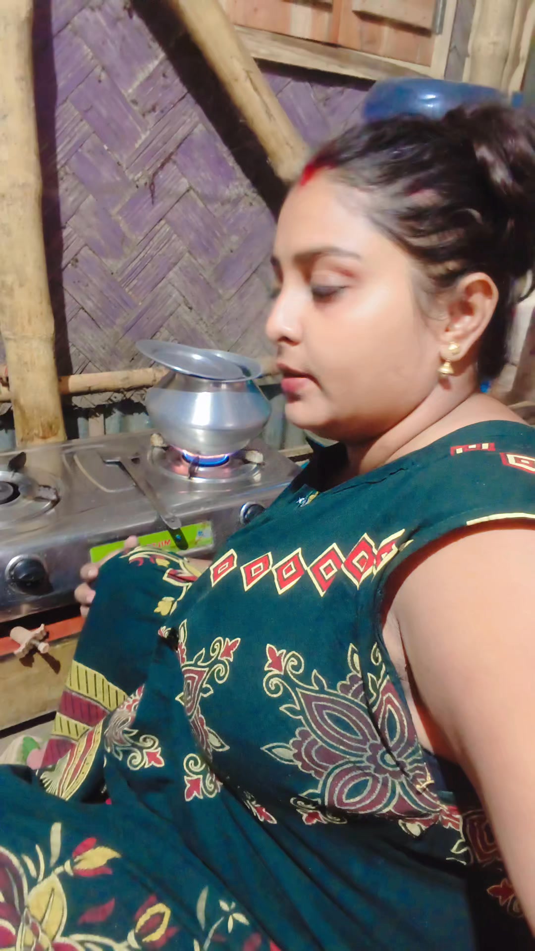 Mona Raj on Reels | Facebook