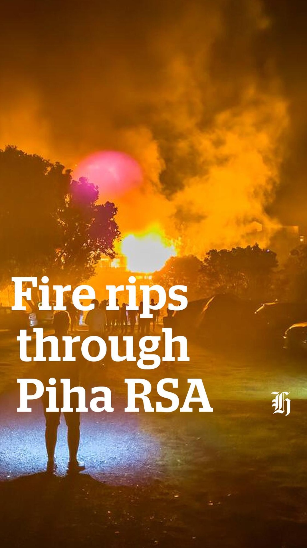 A fire has ripped through the RSA building in Piha. Piha holidaymakers ...