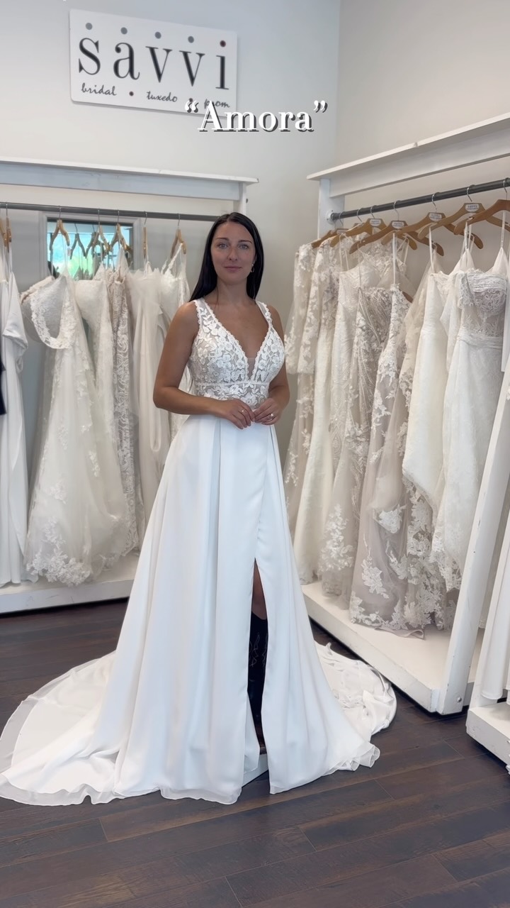 Are mesh and chiffon wedding dresses distinguishable?