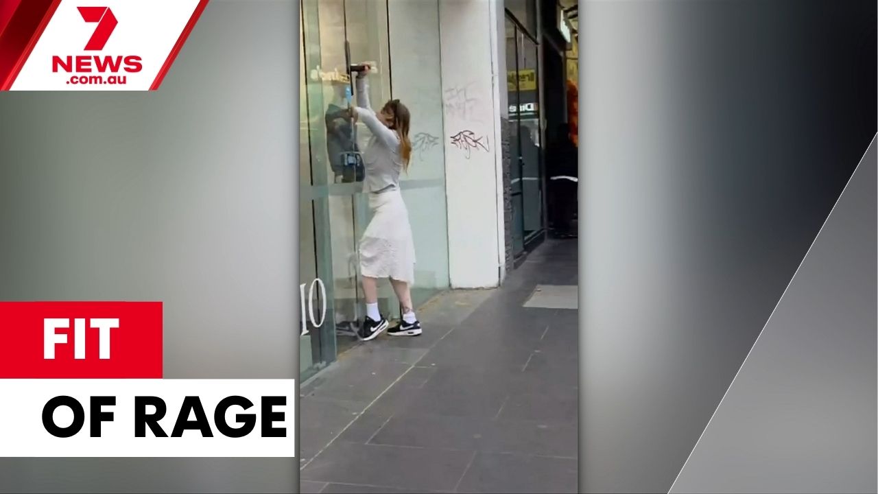 Retail workers have been forced to lock themselves inside their CBD ...