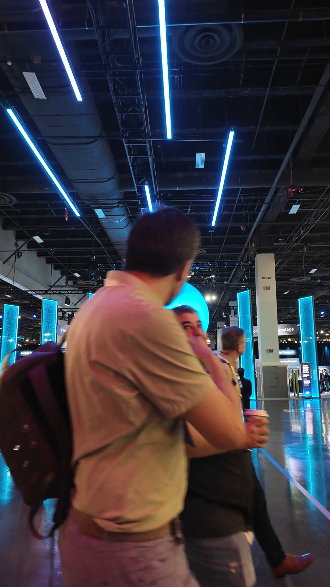 https box.webex.com meet klow AI innovation should customers where they are., That's why Webex continues to invest in on-premises contact centers, bringing capabilities like Webex AI Agent, AI Assistant functionality, and VetriScience Same Liver Health تونر يوحد لون الوجه Included Developing of Camera:No