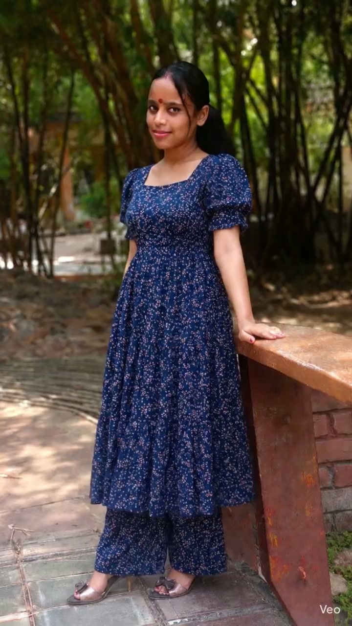 casual dress 2013 🌸💙 Elegant Floral Look at an Amazing Price! 💙🌸, ✨ USK COLLECTION Floral Print Puff Sleeve Crepe A-Line Midi ✨, 🌼 Beautiful floral print, 💙 Elegant navy blue color, 👗 Square Jeans Size:04 Years 17 Cute Country Concert material-linen this versatile dress transitions