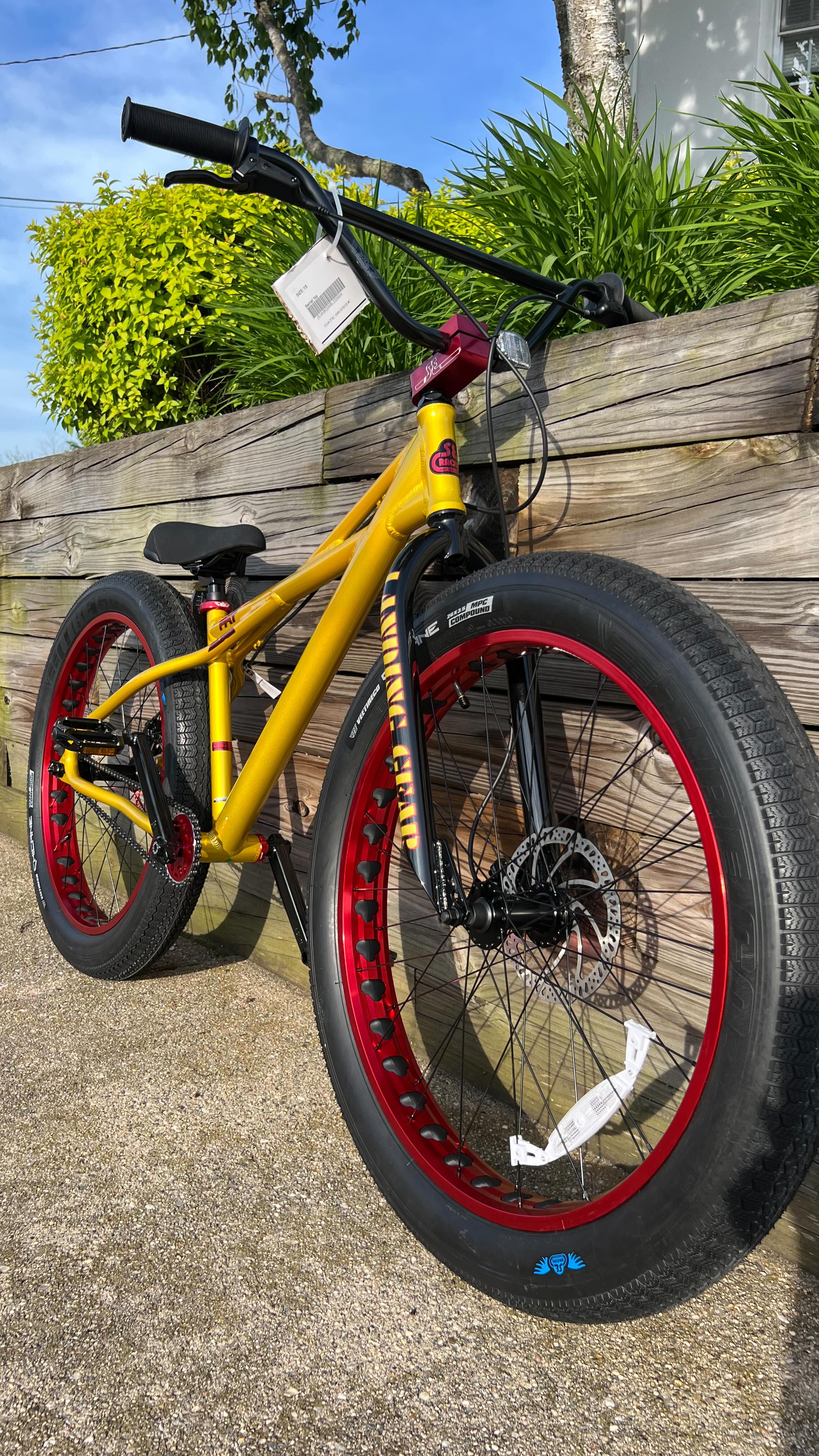 SHOW STOPPER! 🤩😜😍 IT’S THE @sebikes FAT QUAD 26” IN ROYAL GOLD!!! GET ...