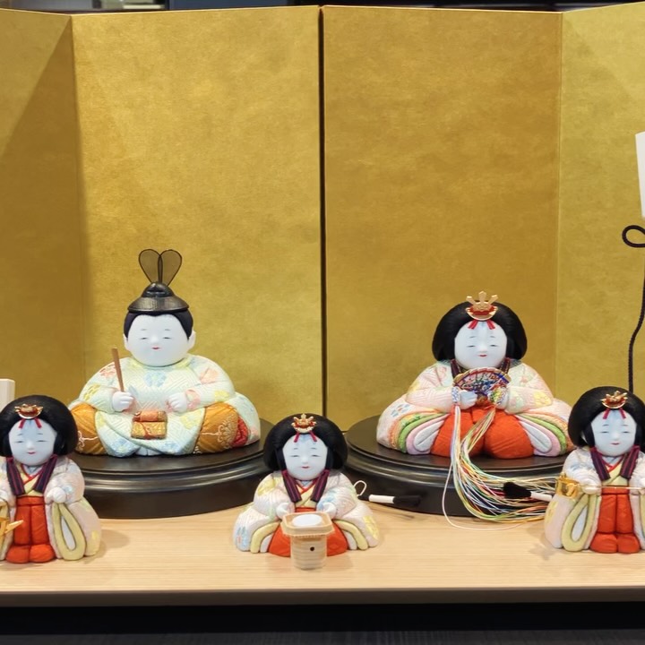 石川潤平作 瑞春雛 特製 淡いピンクとグリーンの衣装のお姫様とお殿様