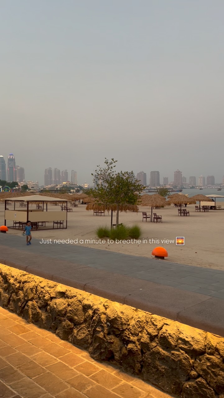 Katara beach Vibe: Clean, calm, and safe with security, lifeguards, and swimming areas. Best Time: Late afternoon for golden hour photos and city skyline lights at night. Entry: