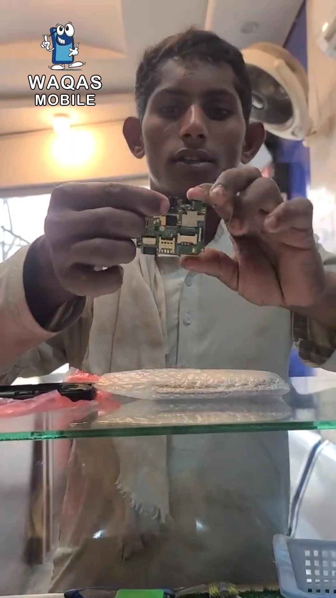 kon-bhai-ka-masla-hal-kry-ga-waqasmobilefun-repair-viralreels