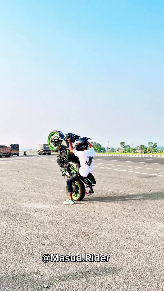 Super Bike circle ⭕️ wheelie 😎 #reels #bike #z900 #superbikelife ...