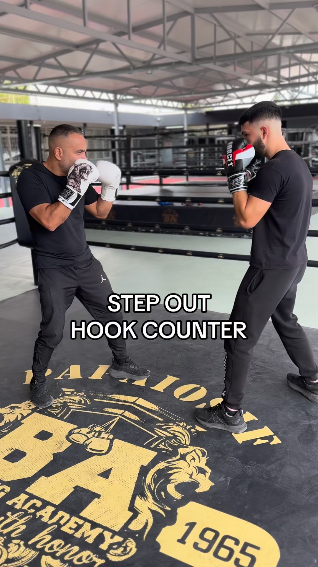 Slip step out & counter 🥊 #boxingforall #fitness #selfdefence ...