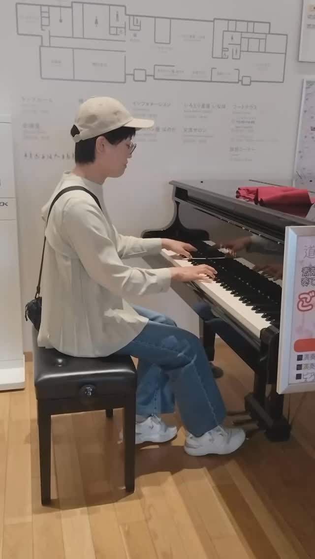 浪江の道の駅でストリートピアノ！ 弾けたところだけ切り貼りしてます😭😭 津島の廃校になった学校のピアノだそうです！ ピアノ、咄嗟に弾けるように ...